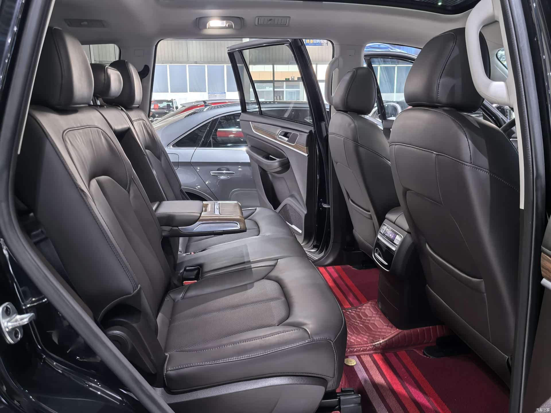 Roewe RX8, 2021 8