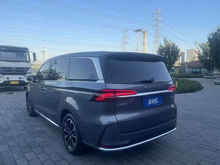 Roewe Imax8, 2023 года фото 7