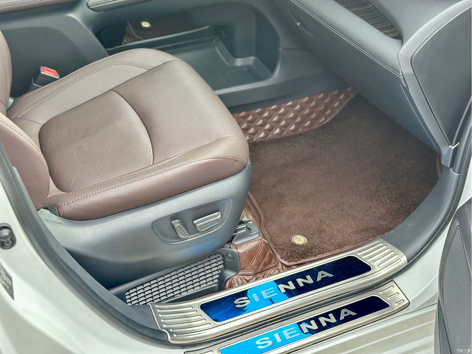 Toyota Sienna, 2023 32