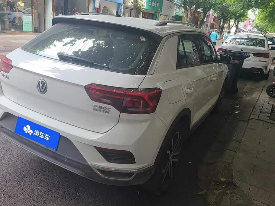 Volkswagen T-ROC exploring Songs