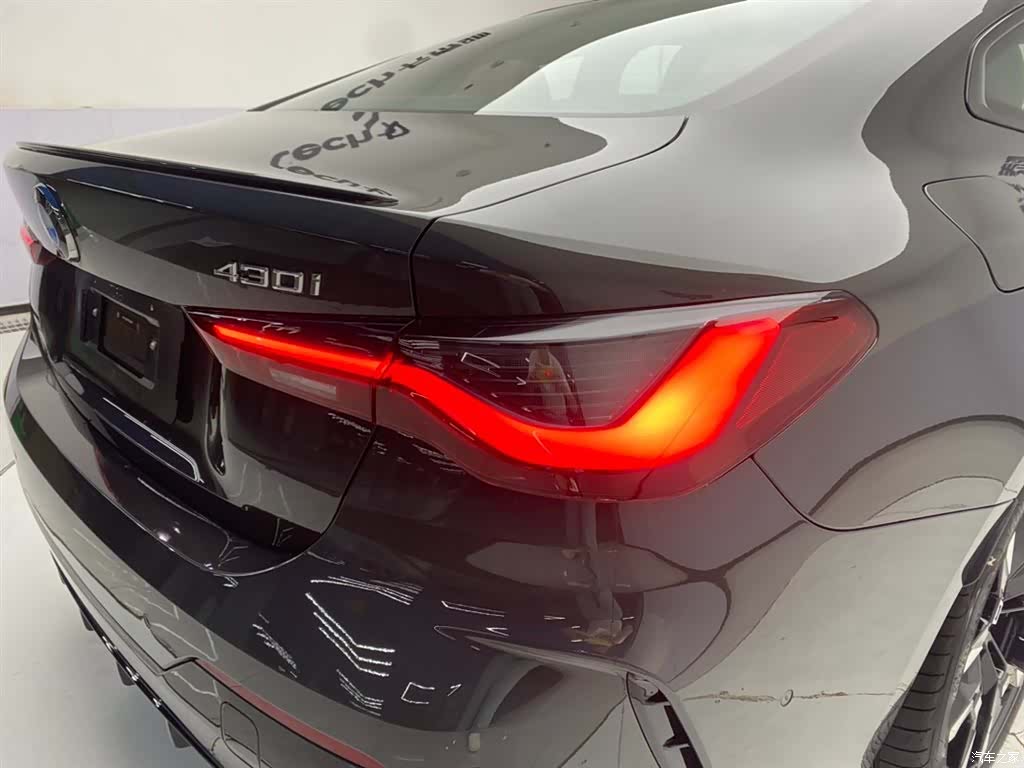 BMW 4 Series, 2026 10