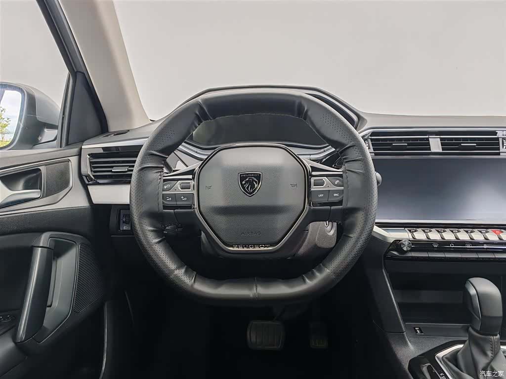 Peugeot 408, 2023 11