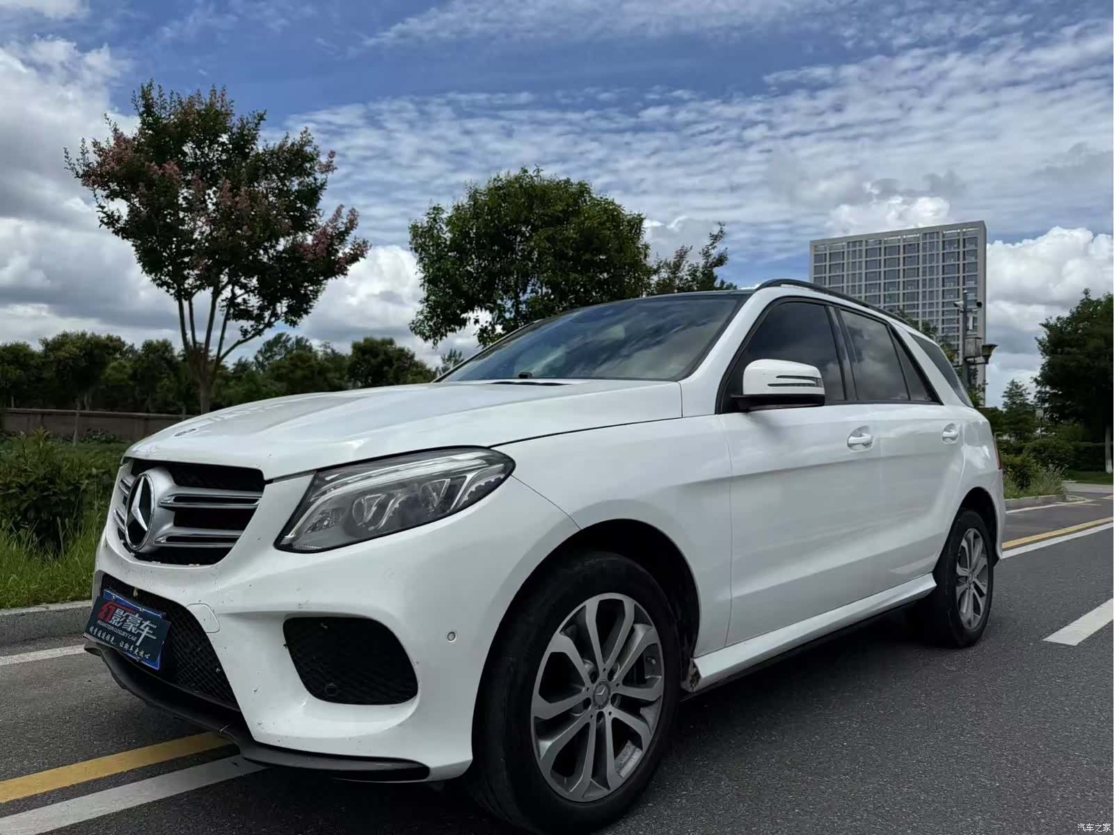 Mercedes-Benz GLE, 2016 1