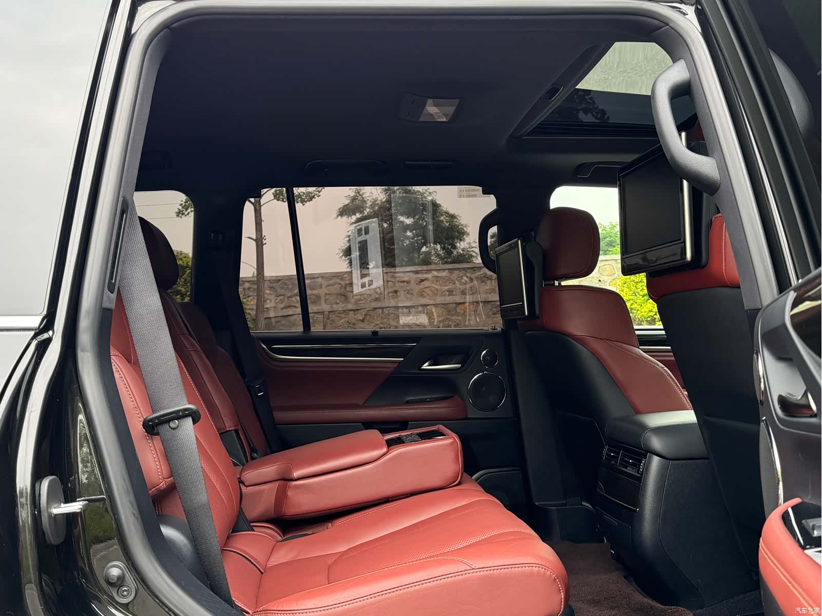 Lexus LX, 2018 14