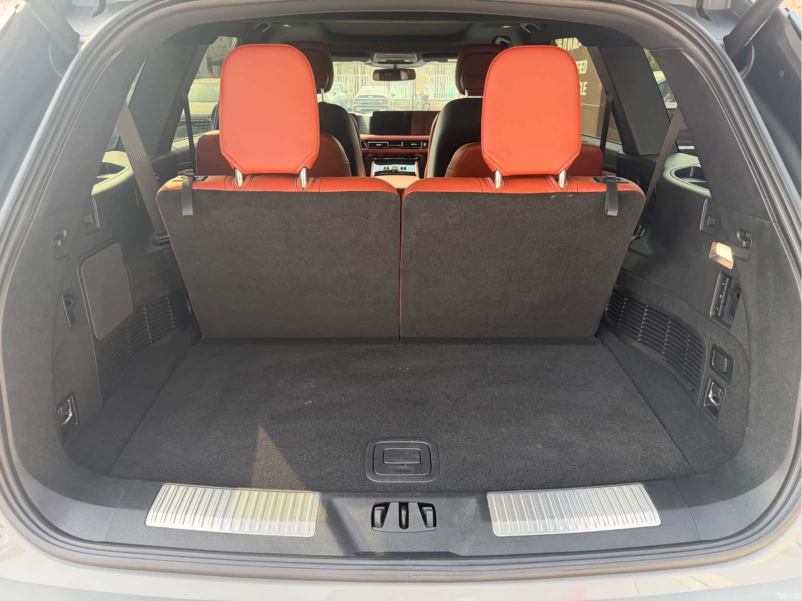 Lincoln Aviator, 2025 12