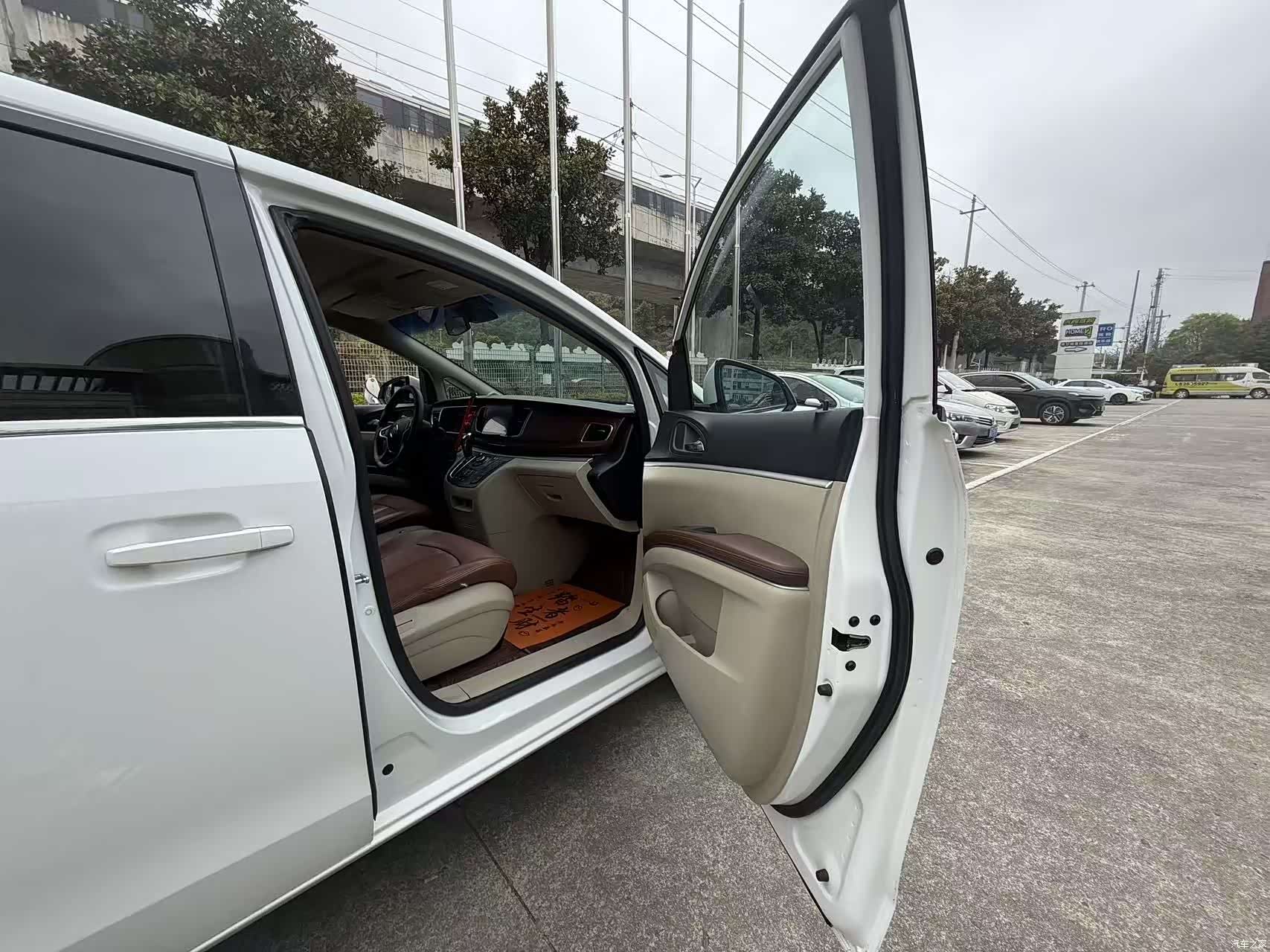 Buick GL8, 2019 11