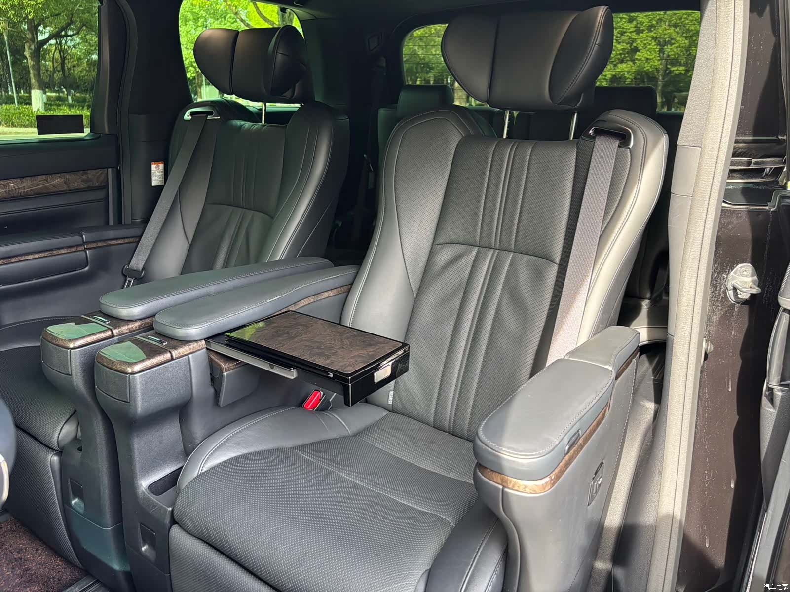 Toyota Vellfire, 2019 20