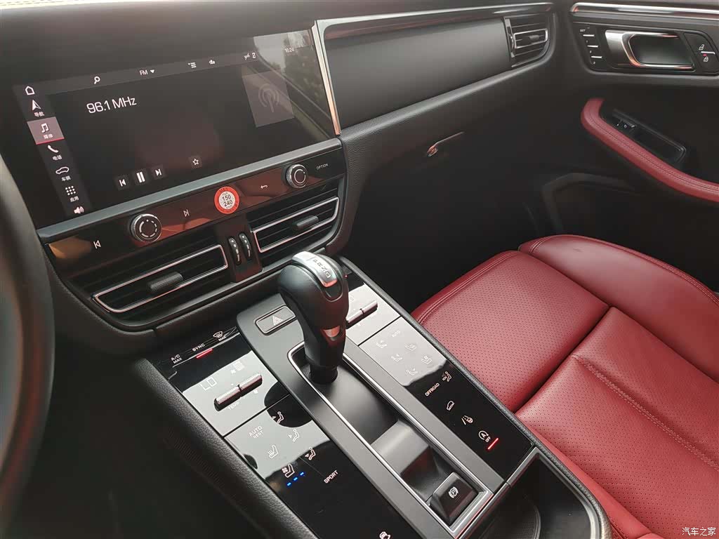 Porsche Macan, 2022 9