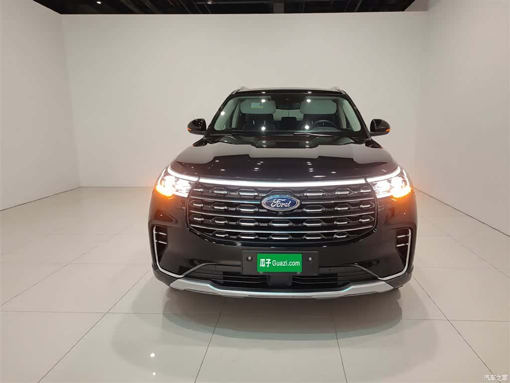 Ford Explorer, 2023 3