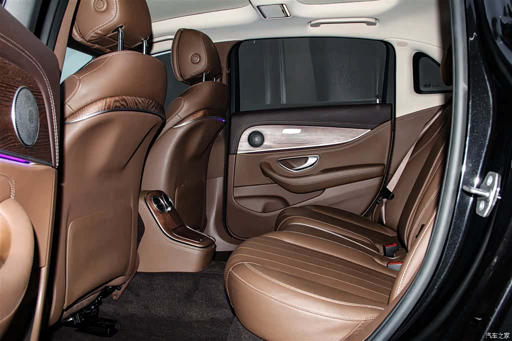 Mercedes-Benz E-Class, 2023 21