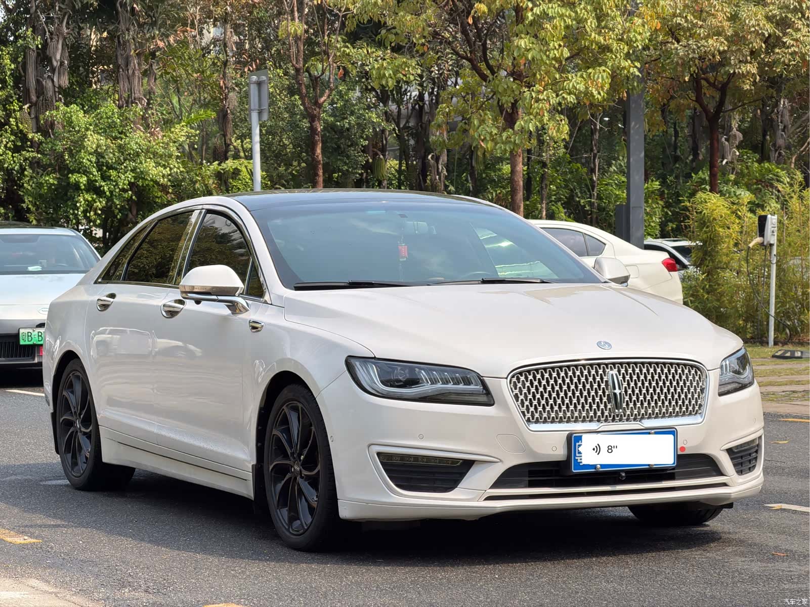 Lincoln MKZ, 2021 3