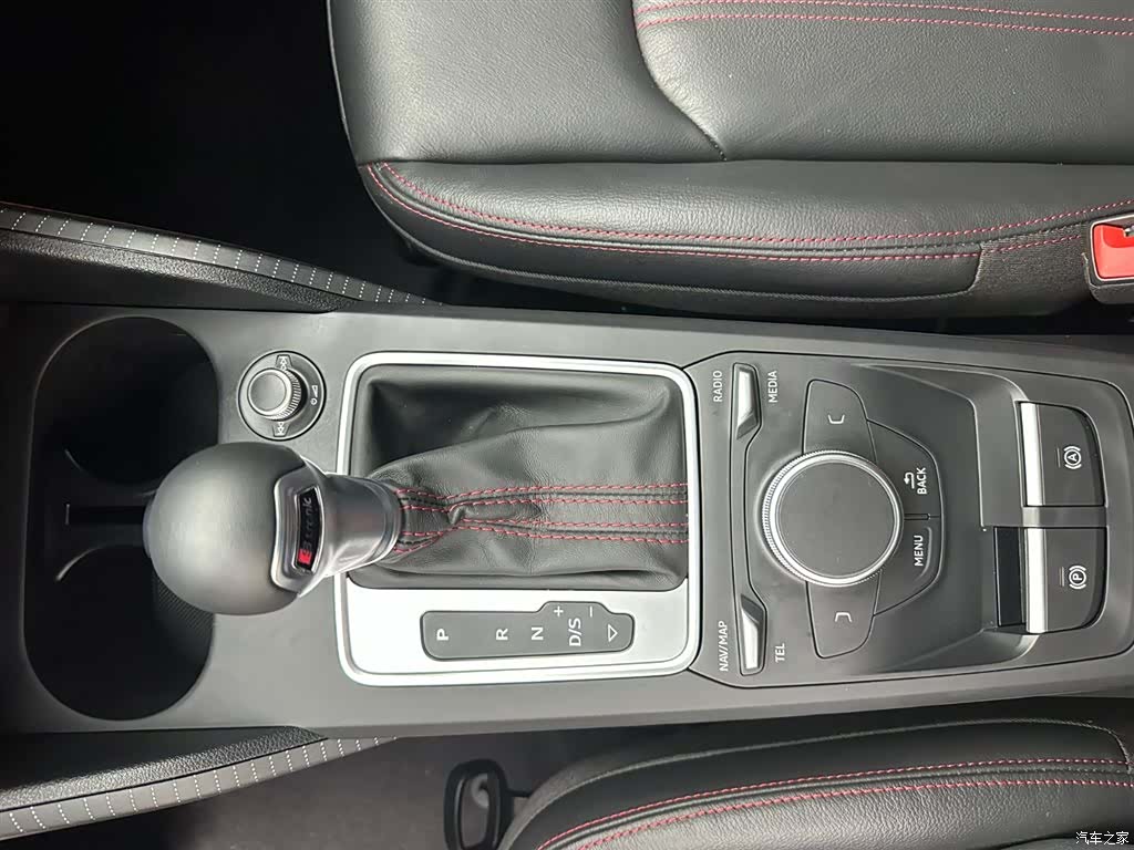 Audi Q2L, 2022 21