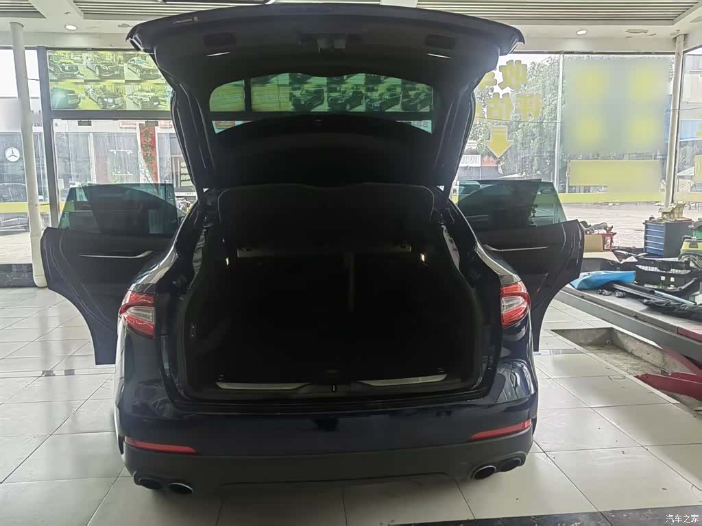 Maserati Levante, 2017 21