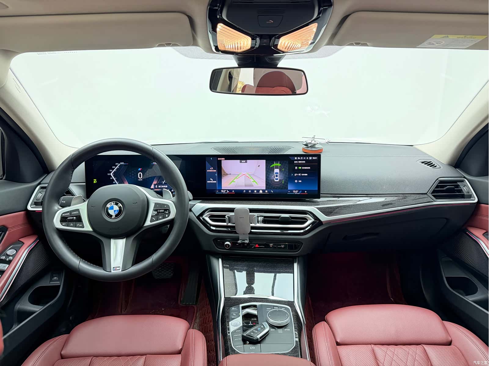 BMW 3 Series, 2023 все фото