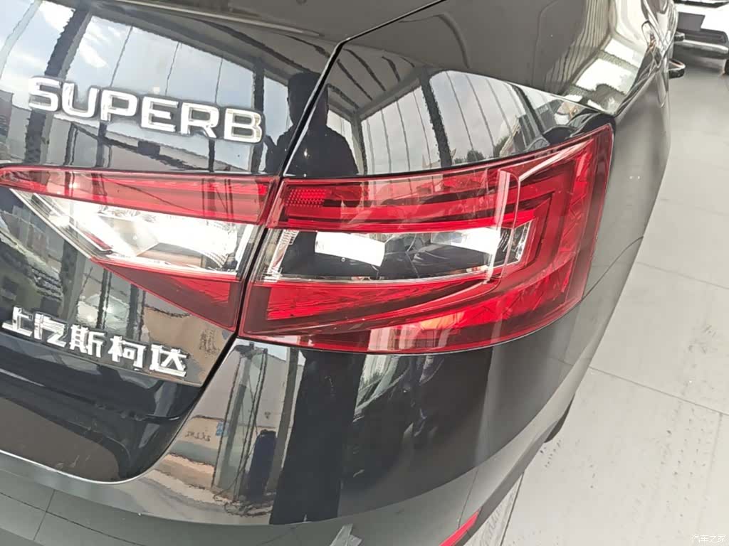 Skoda Superb, 2018 8