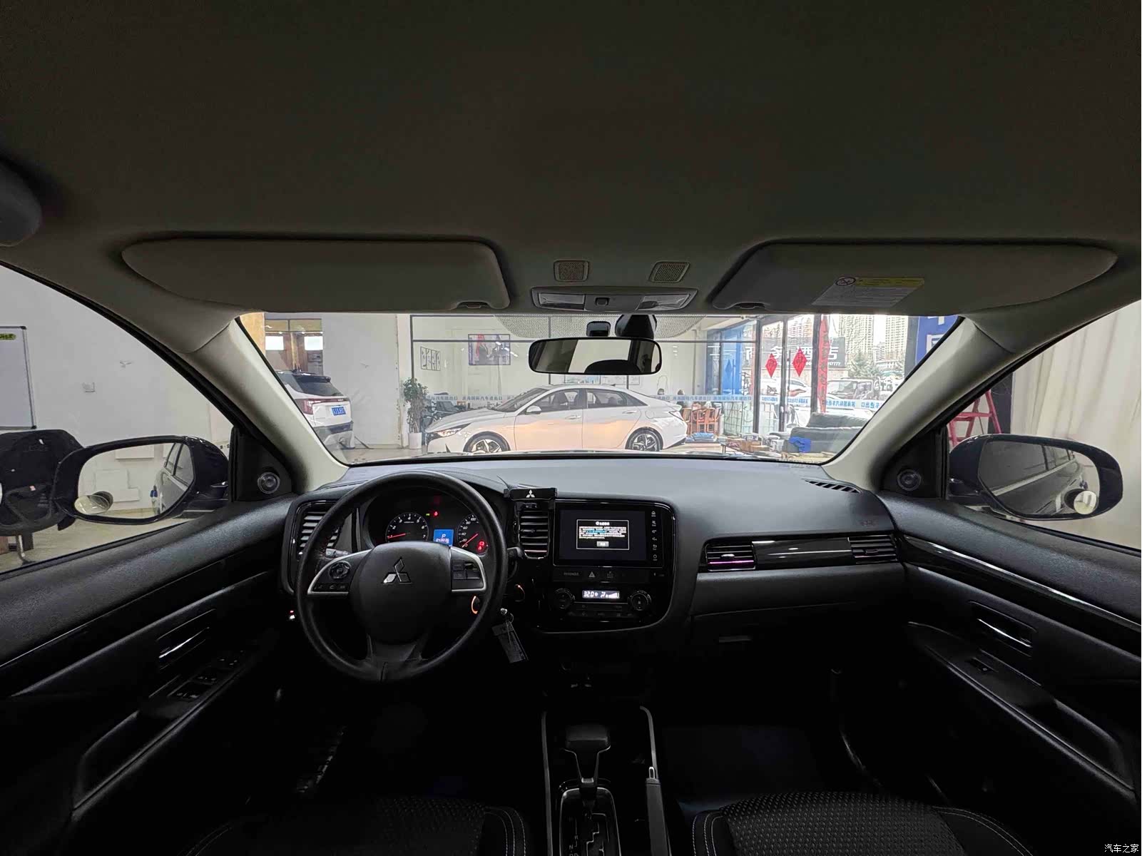 Mitsubishi Outlander, 2022 17