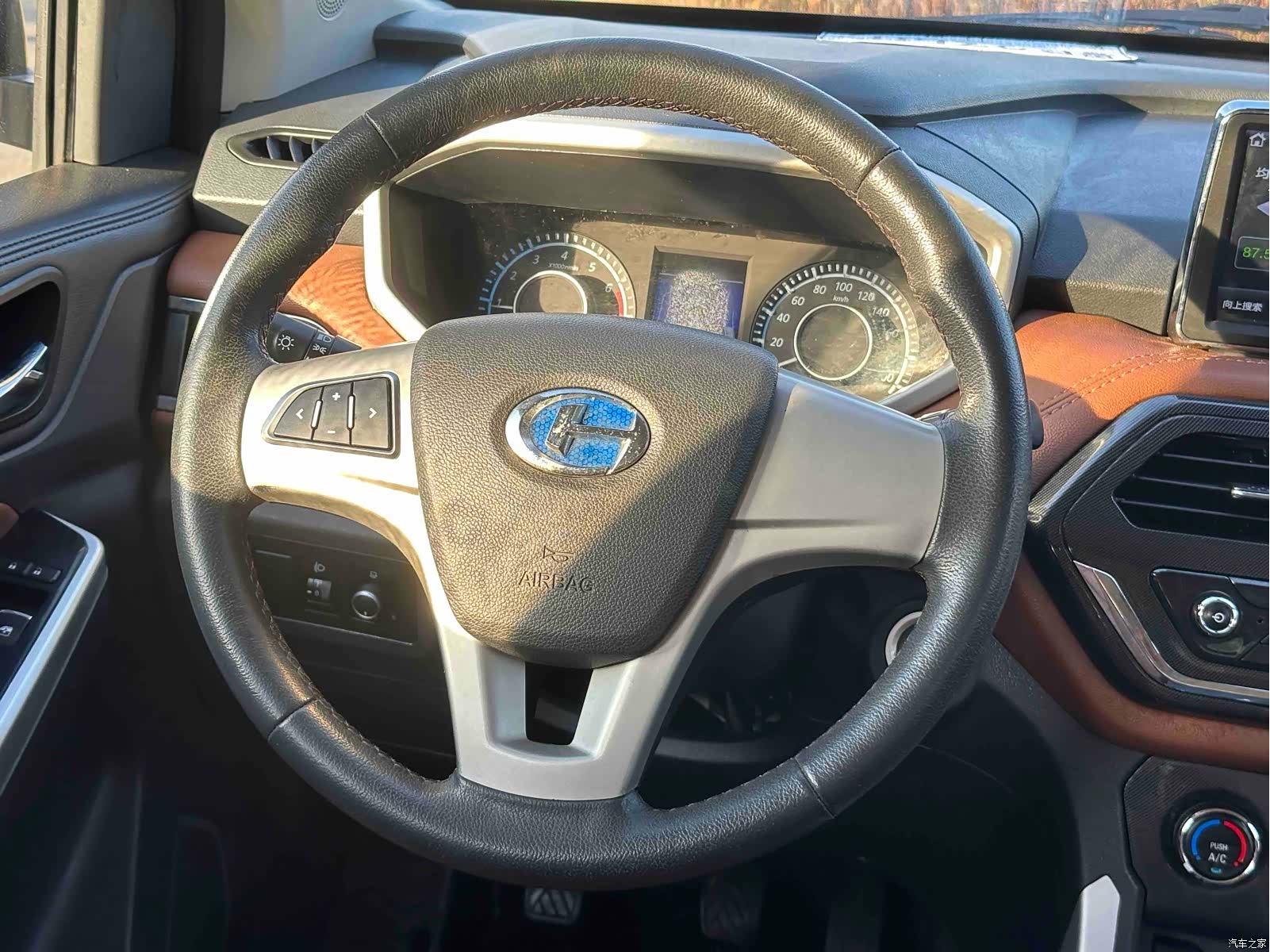 BAIC M70, 2017 7