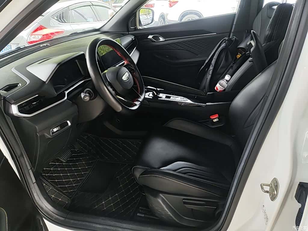 Geely Coolray, 2025 15