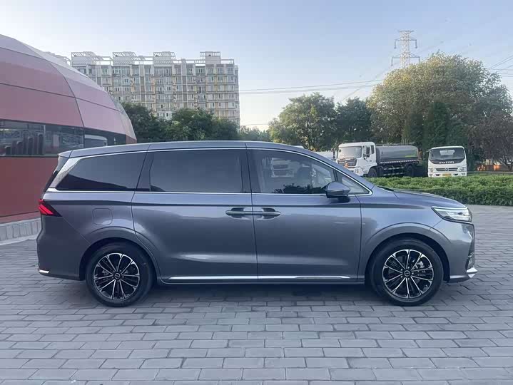 Roewe Imax8, 2023 года фото 5