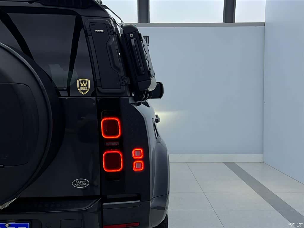 Land Rover Defender, 2025 13