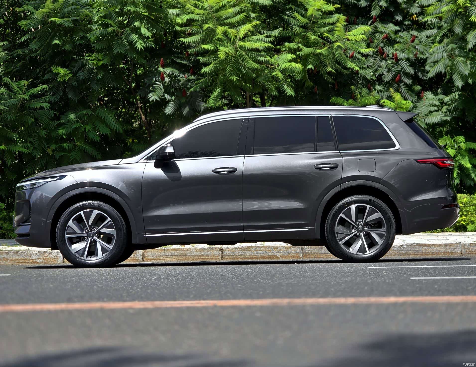 Li Auto ONE, 2022 4