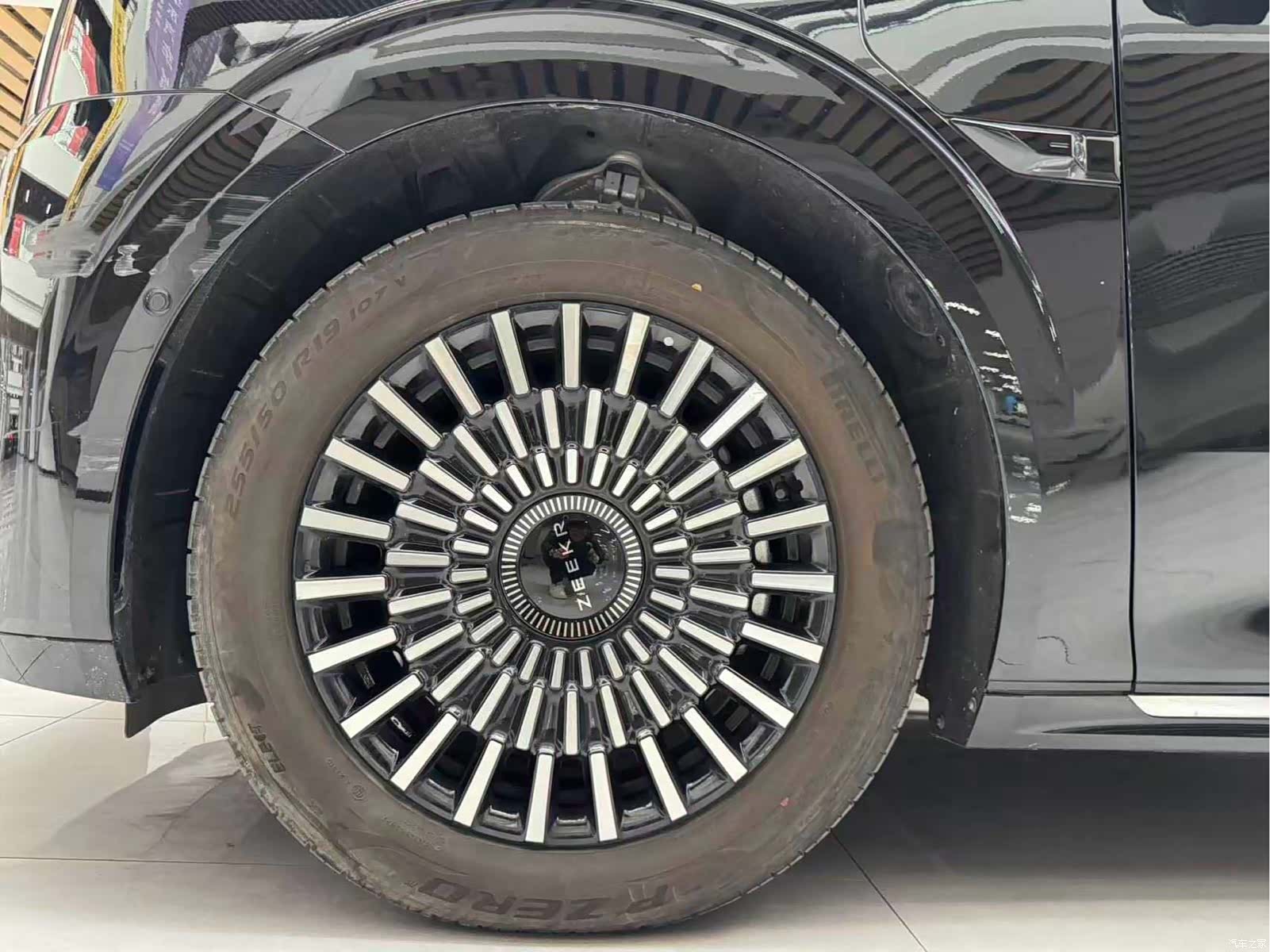 Zeekr 009, 2025 20