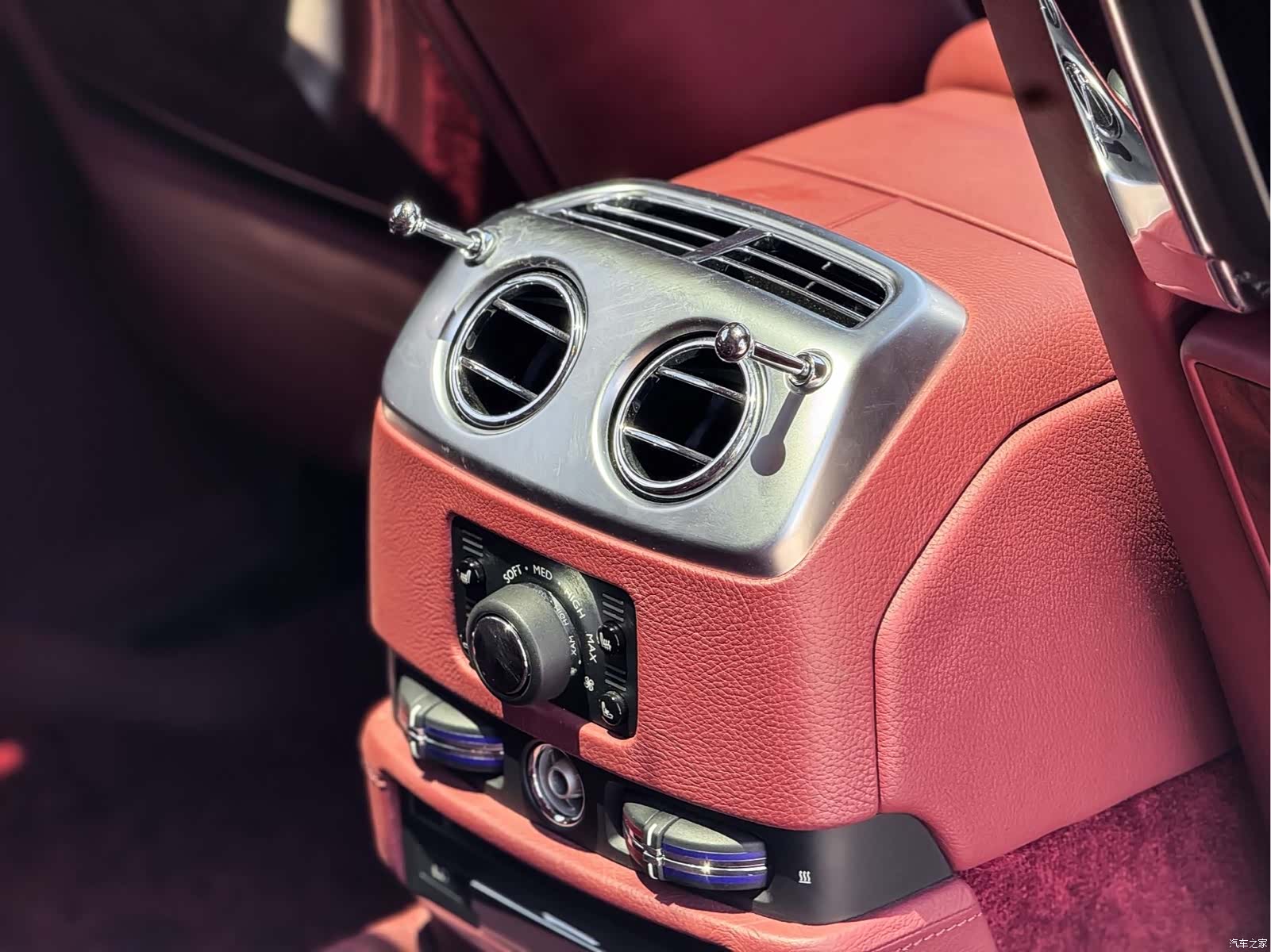 Rolls-Royce Ghost, 2016 10