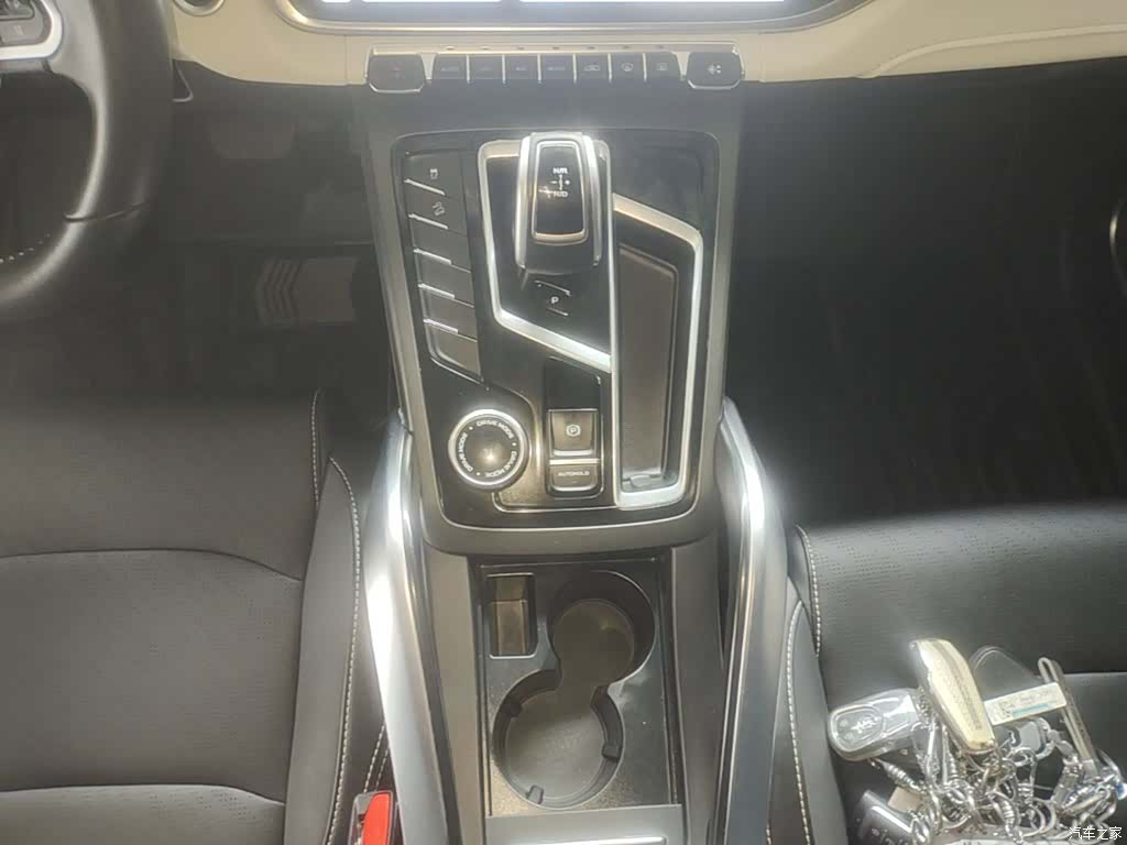 Geely Boyue, 2022 14