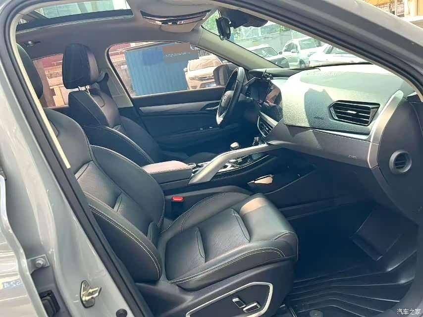 Geely Xingyue, 2022 все фото