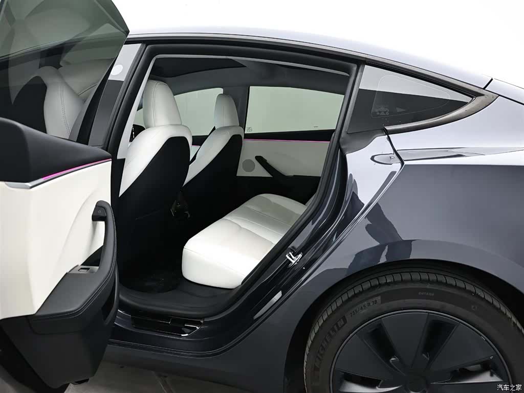 Tesla Model 3, 2024 14