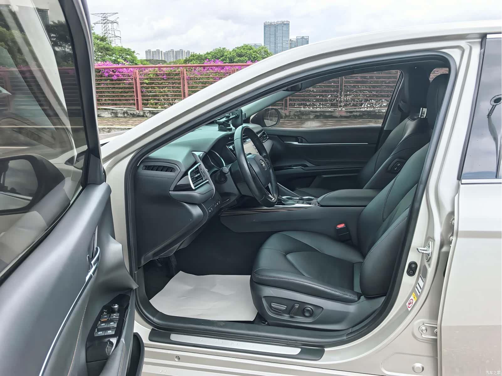 Toyota Camry, 2019 все фото