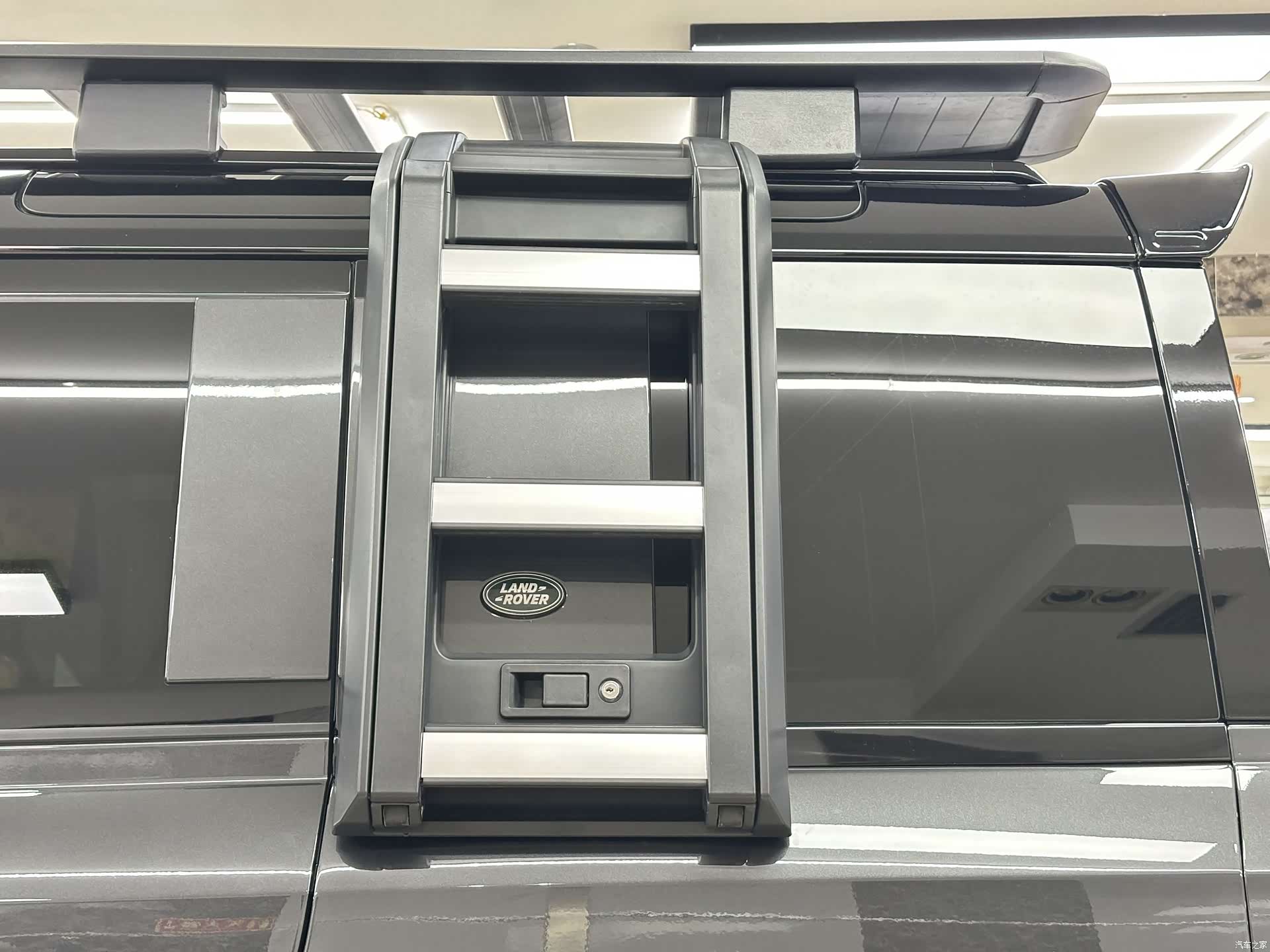 Land Rover Defender, 2024 10
