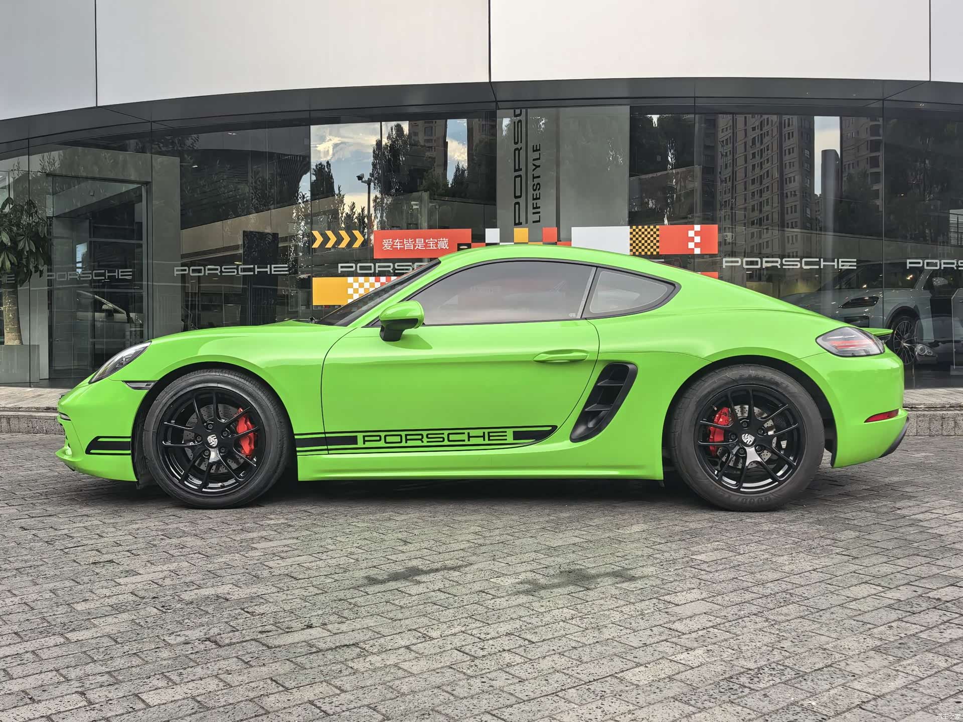 Porsche Cayman, 2017 3