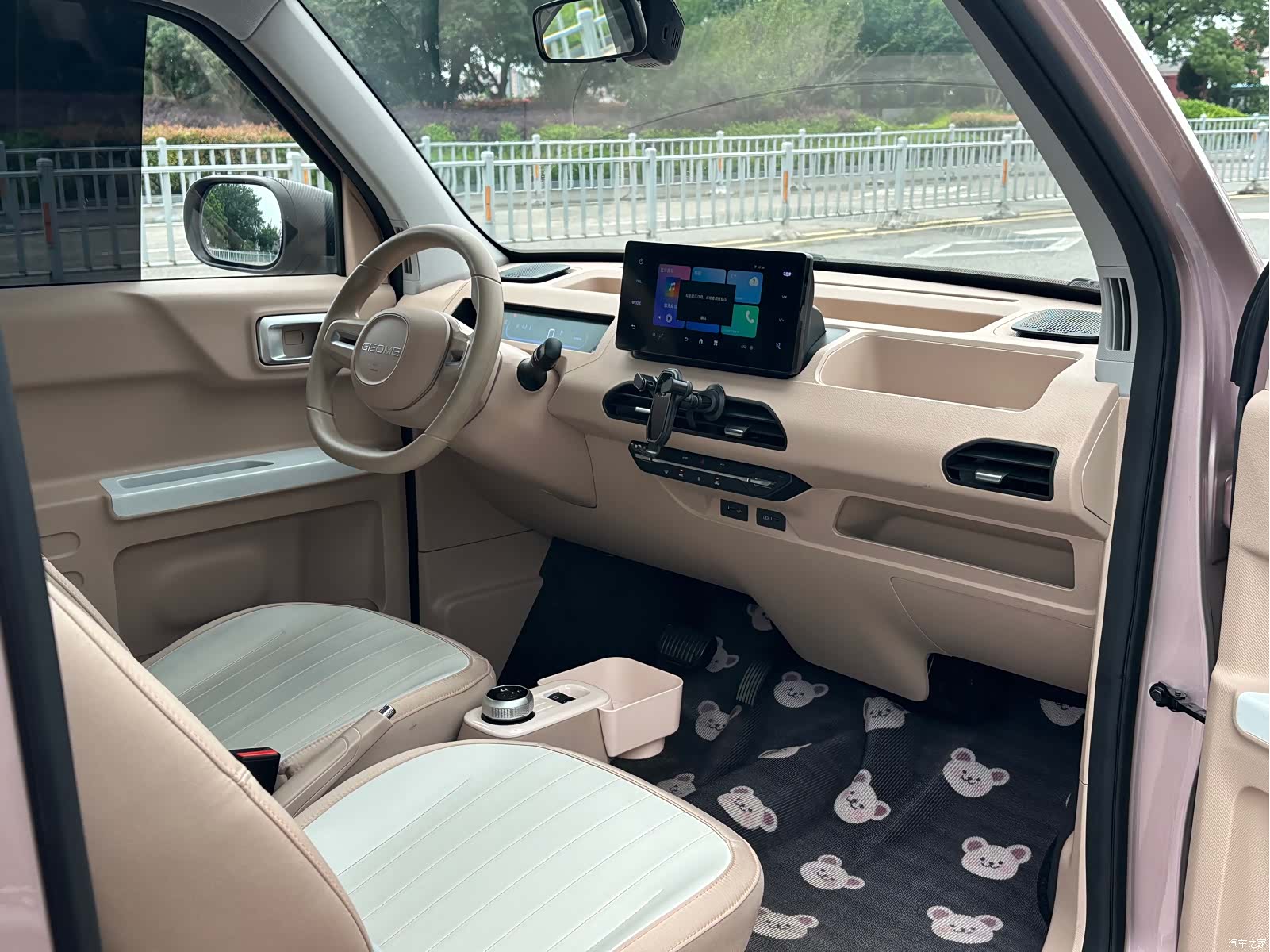 Geely Panda, 2023 15