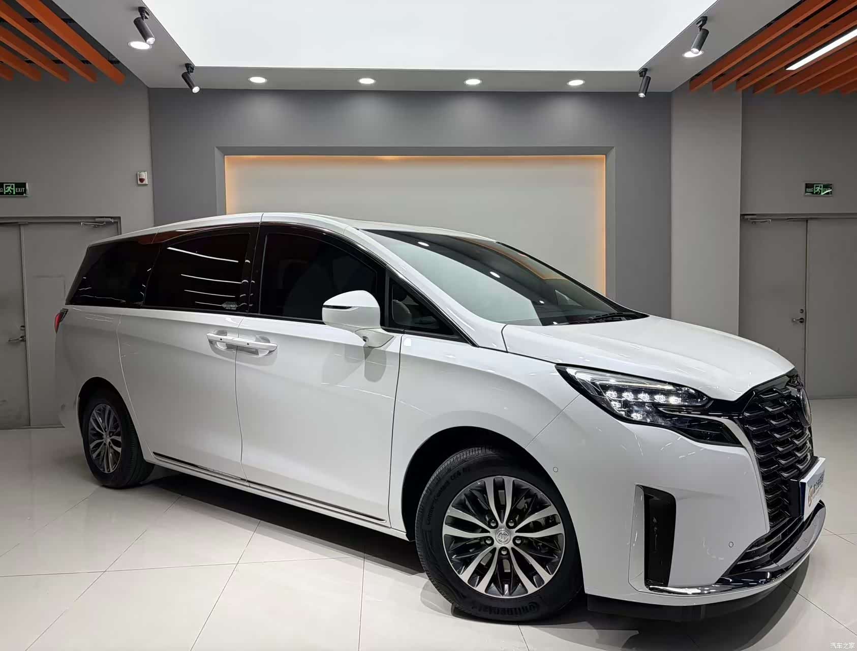 Buick GL8, 2023 3
