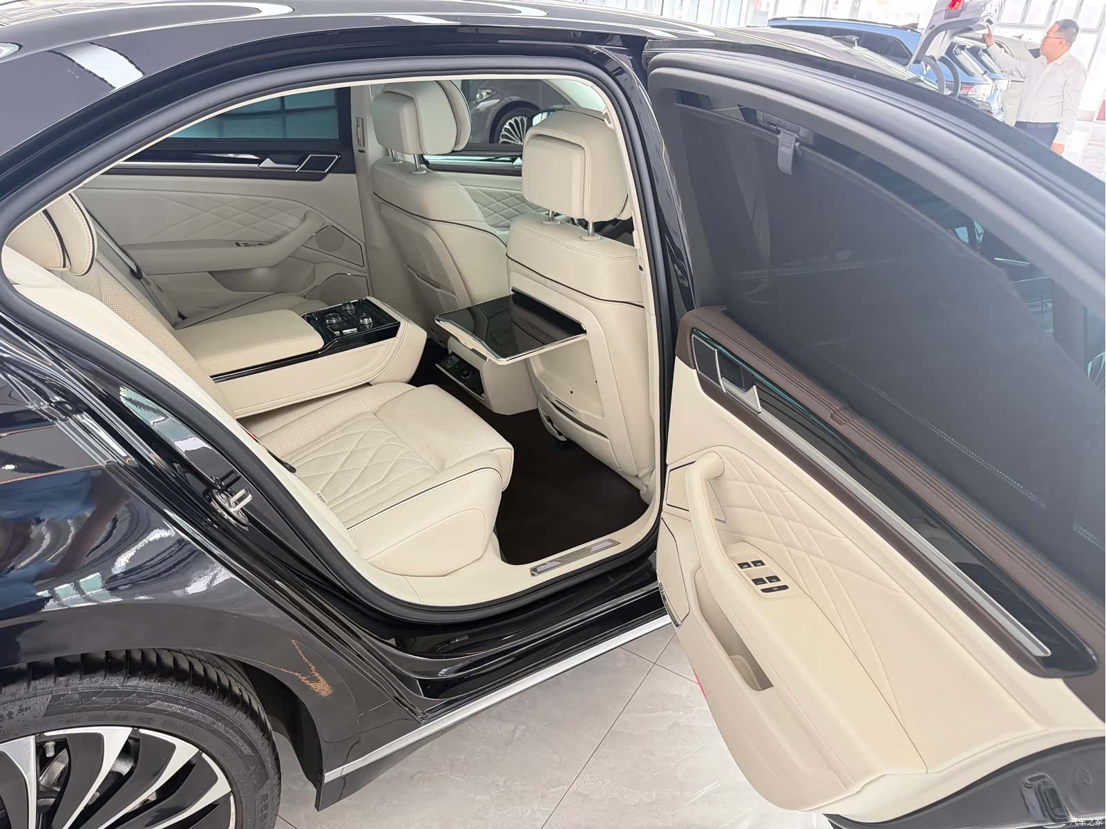 Volkswagen Phideon, 2023 13