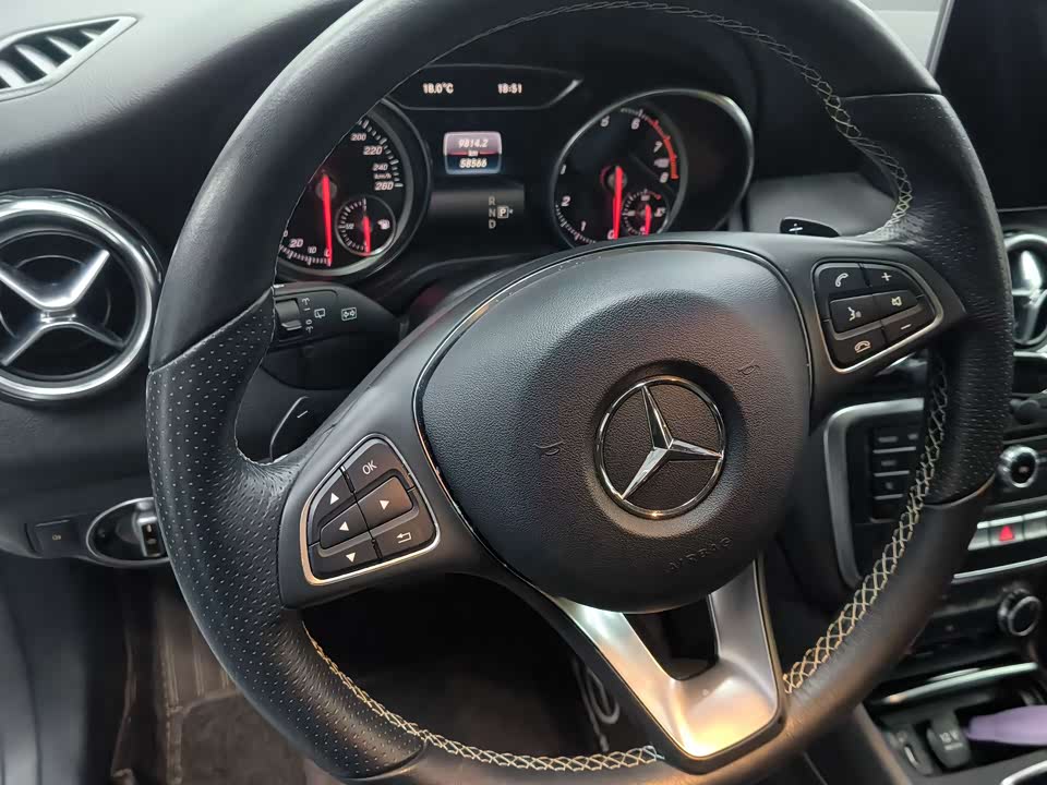 Mercedes-Benz GLA