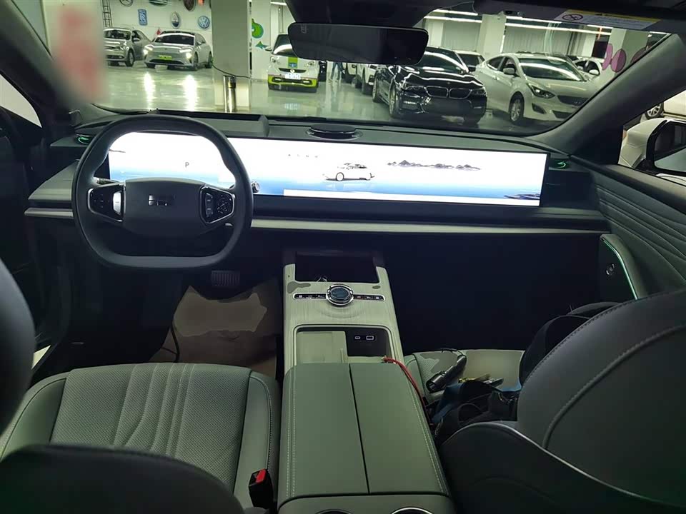 Geely Galaxy Galaxy E8