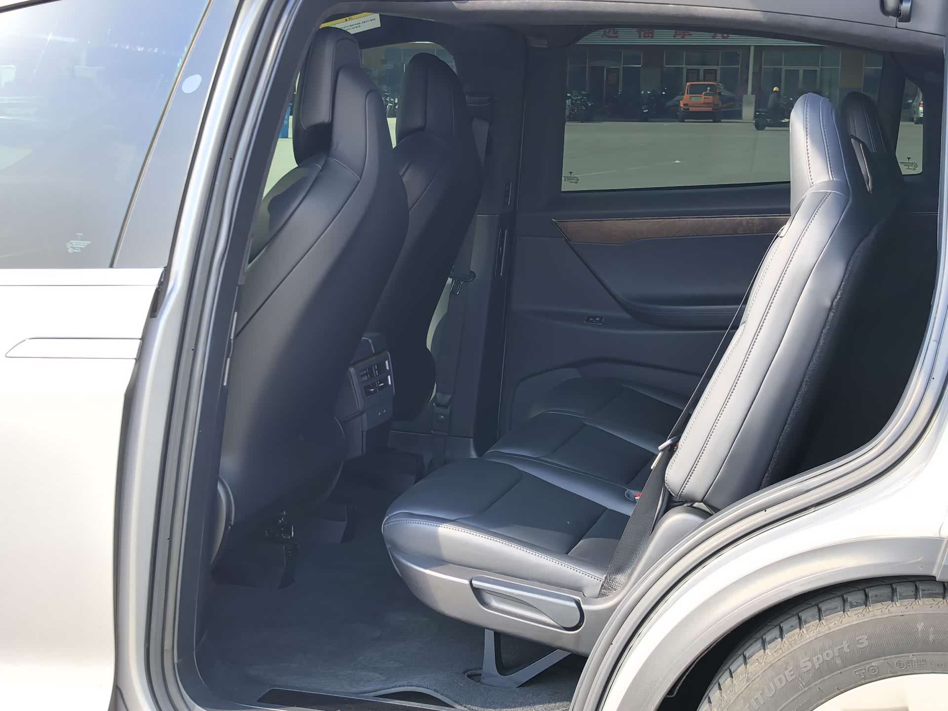 Tesla Model X, 2018 10