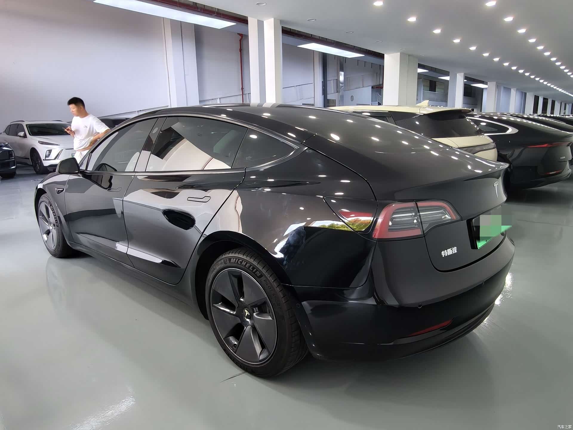 Tesla Model 3, 2023 13