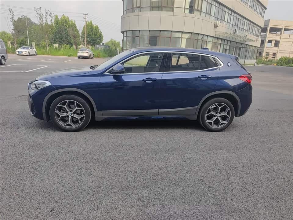 BMW X2