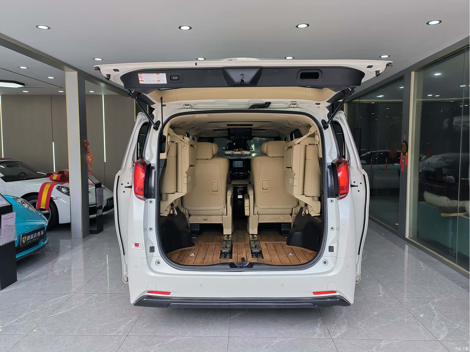 Toyota Alphard, 2021 17