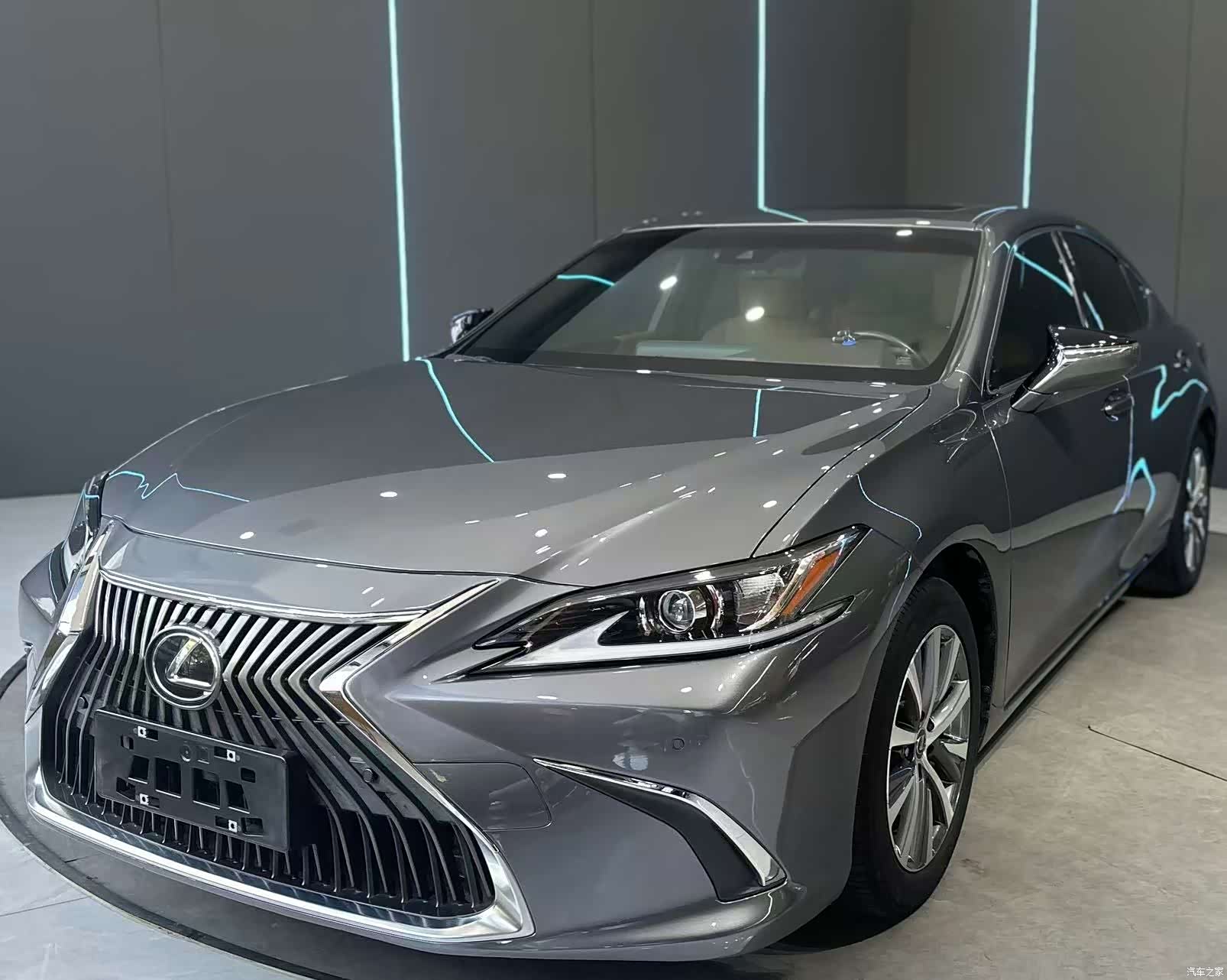 Lexus ES, 2021 1