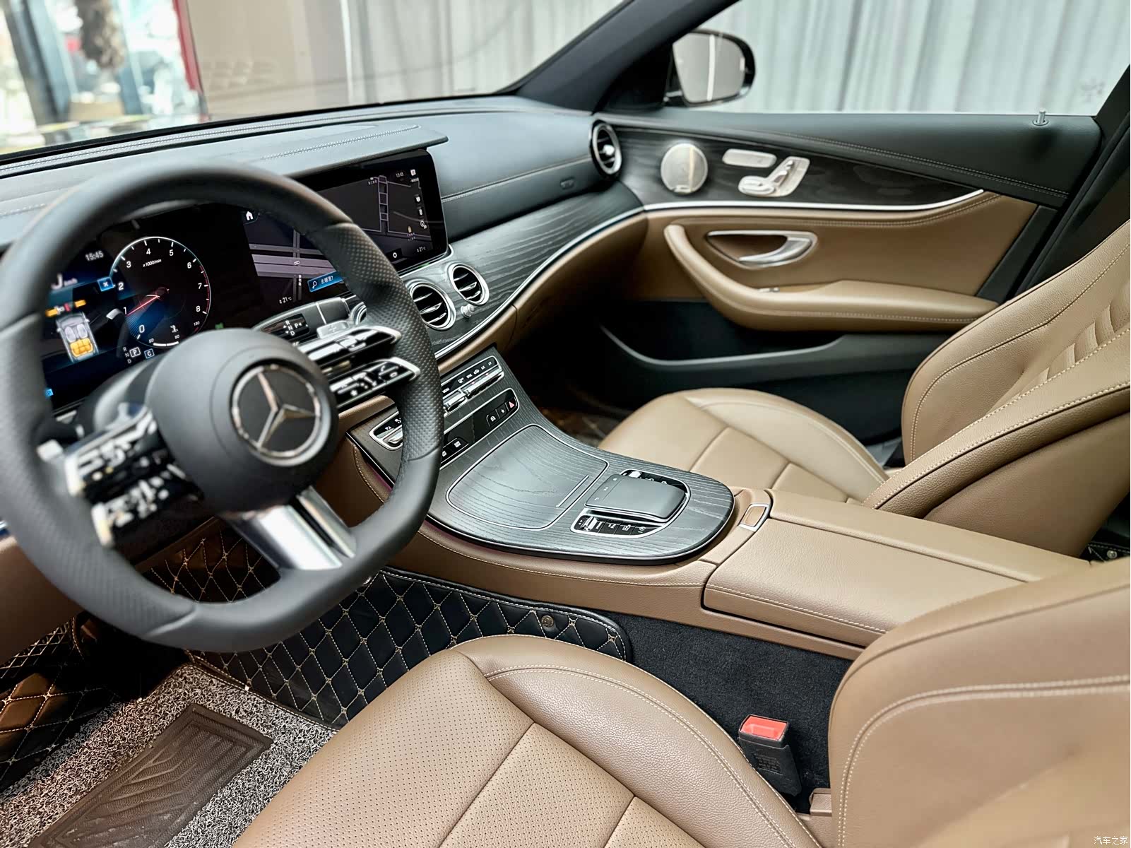 Mercedes-Benz E-Class, 2022 4