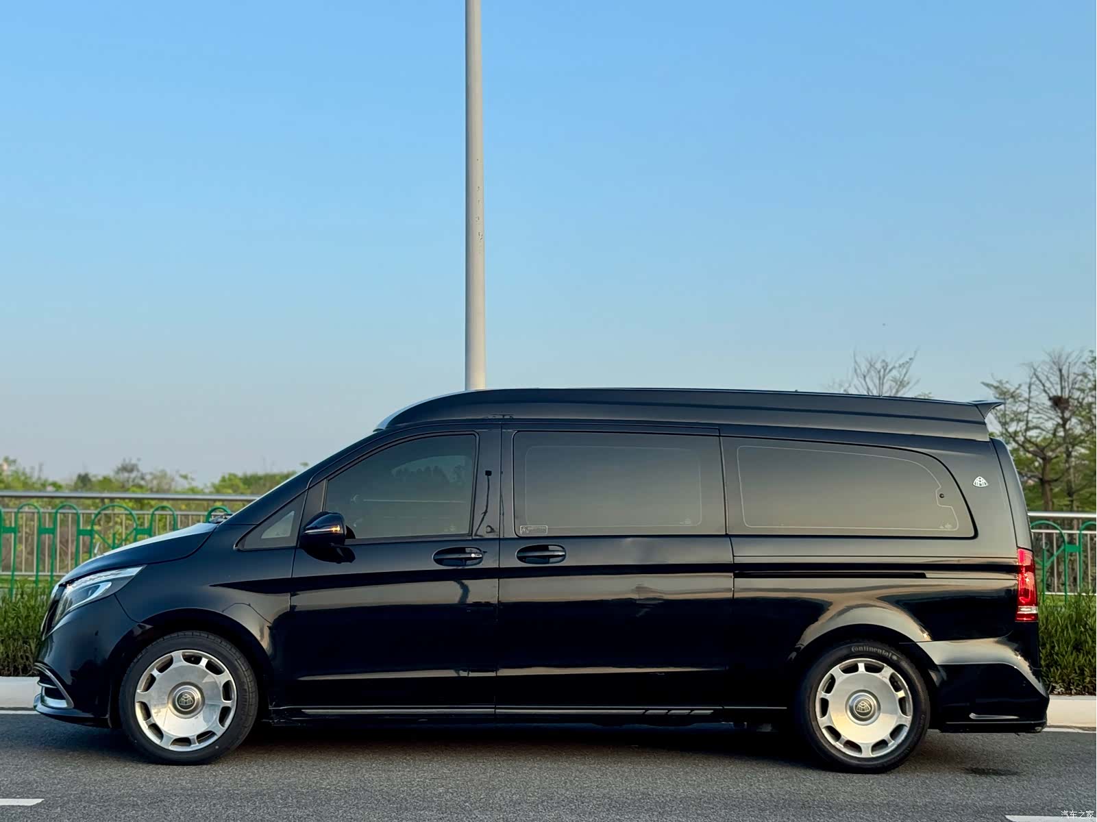 Mercedes-Benz V-Class, 2020 14