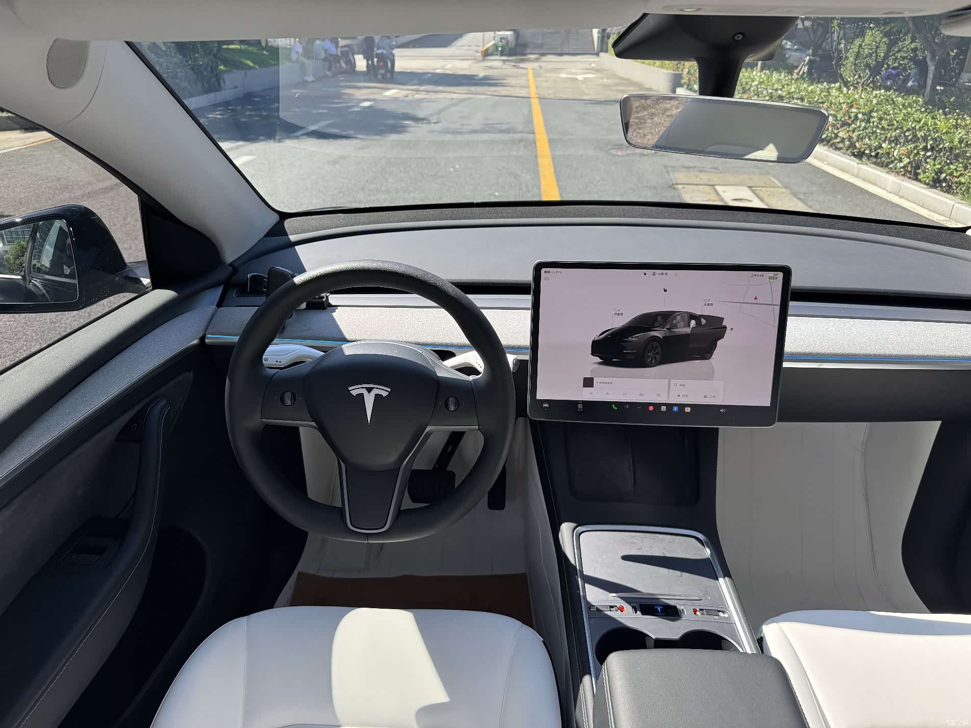 Tesla Model Y, 2024 9
