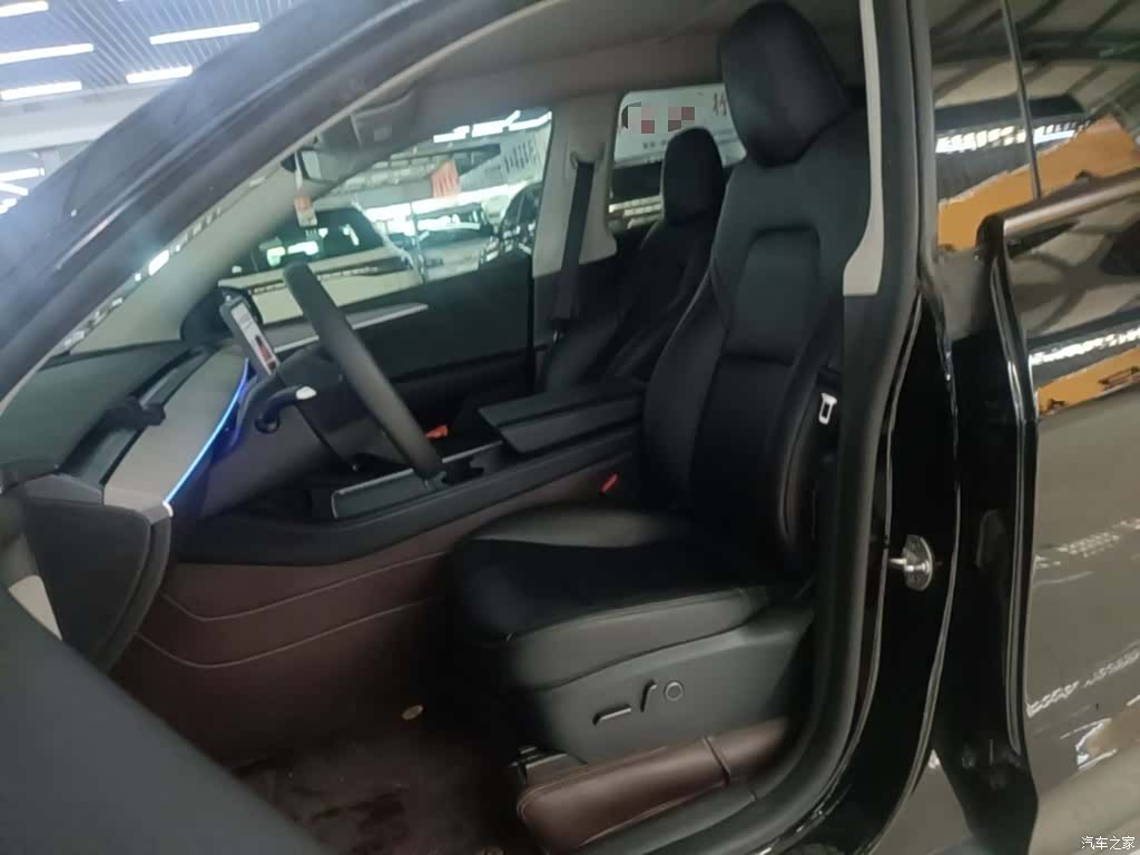 Tesla Model Y, 2023 15