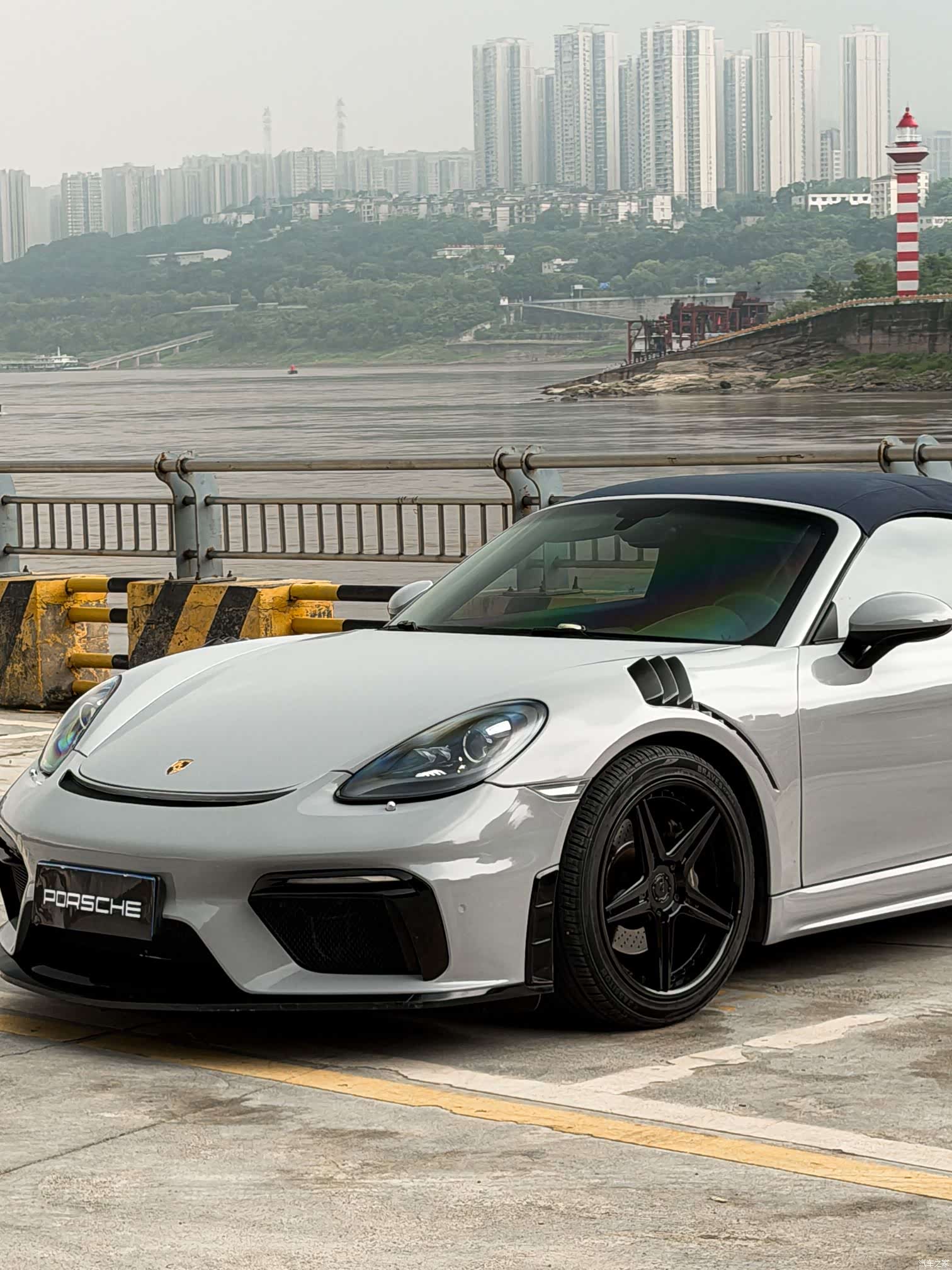 Porsche Boxster, 2018 1