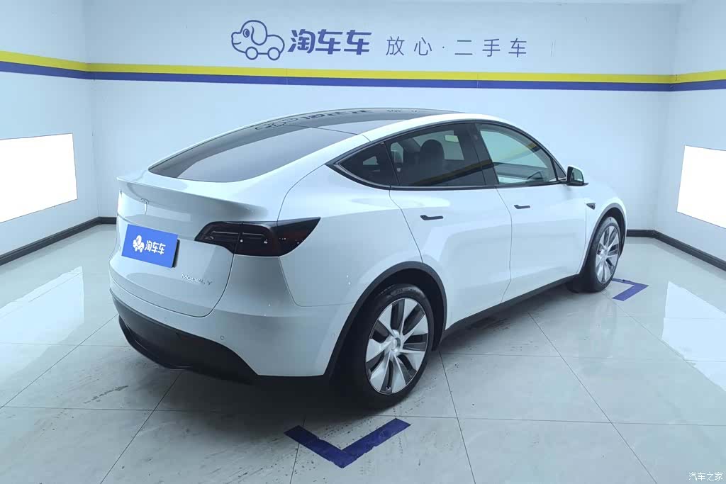 Tesla Model Y, 2023 3