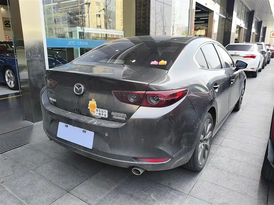 Mazda 3 Angkesaila